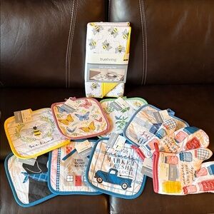 trueliving Bee & Garden Cotton Dish Mat and Assorted Potholders and oven mitts